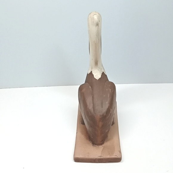 Vintage hand painted ceramic pelican figurine. - Picture 4 of 7